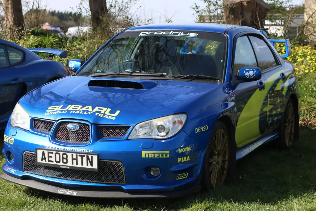 A racing car