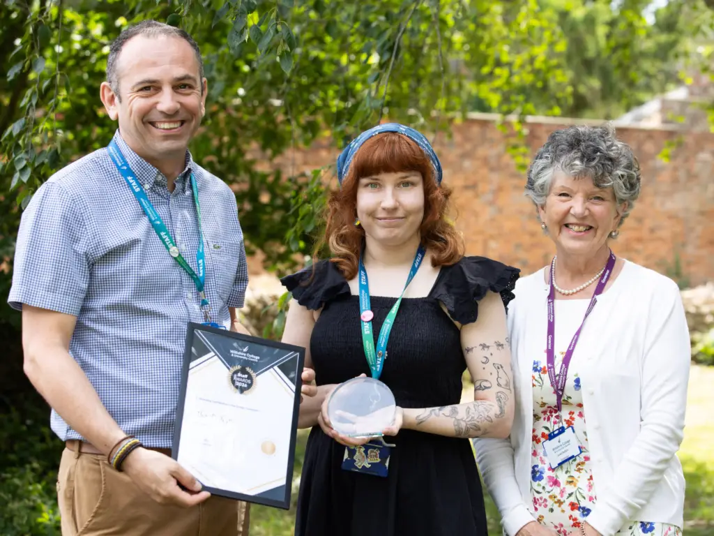 Staff member wins glass award for Outstanding contribution to the college community
